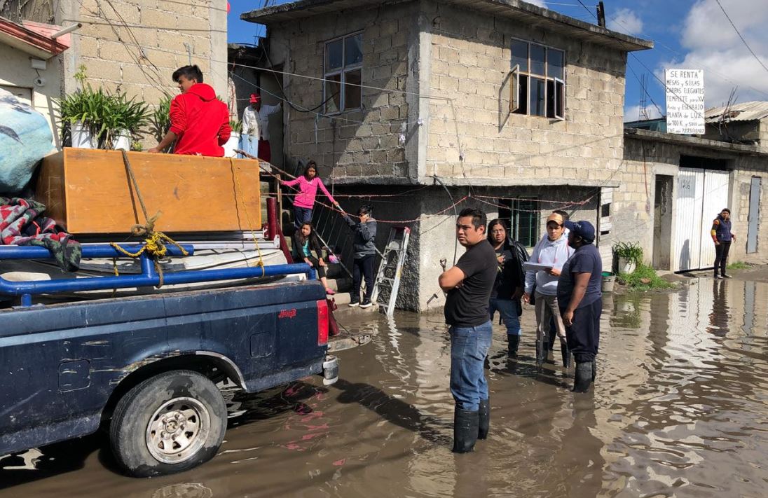 Desbordamiento del río Lerma afecta mil viviendas en Edomex