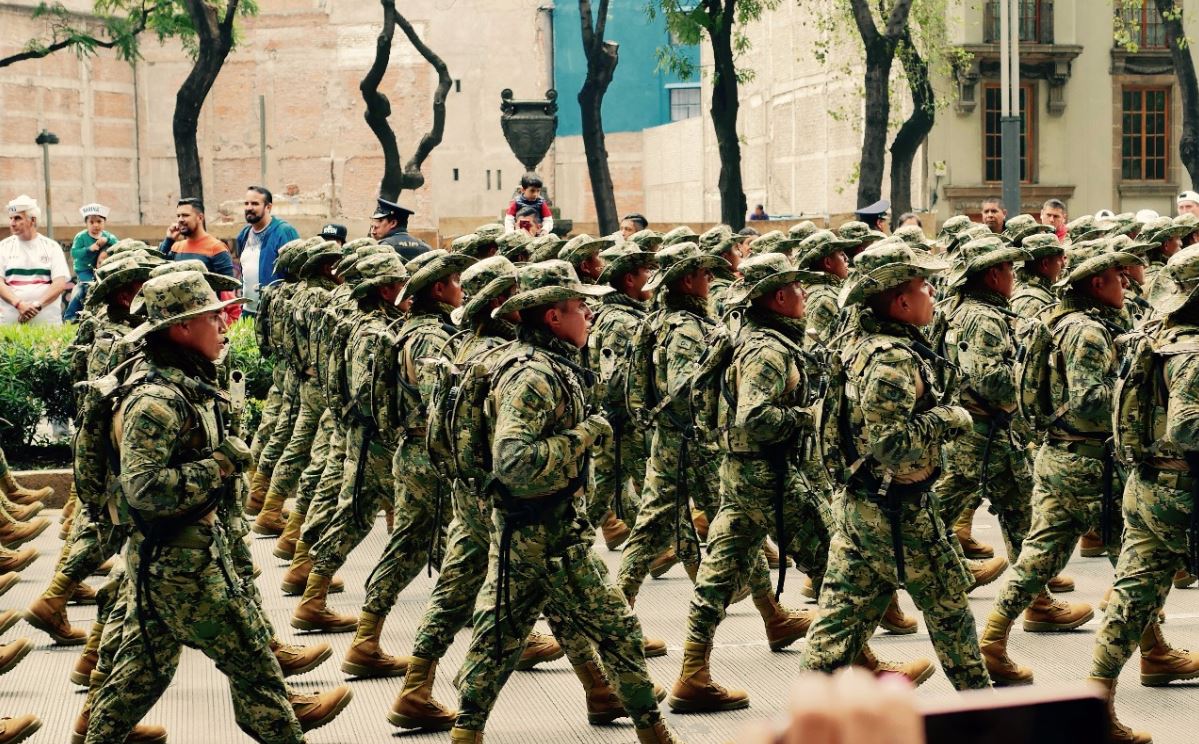 Fuerzas Armadas desfilan por el 208 aniversario de la Independencia