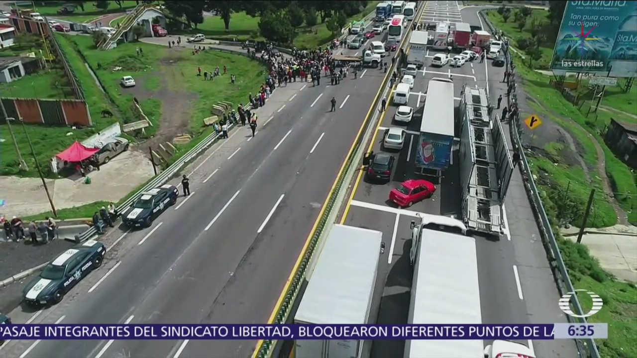 Ejidatarios bloquean la autopista México-Puebla