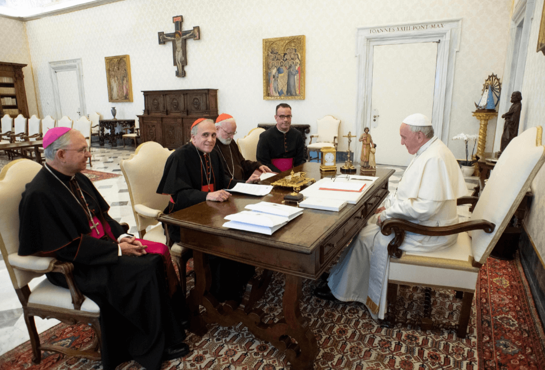 El papa recibe a obipos de EU tras escádanlo de abusos sexuales. (EFE) 