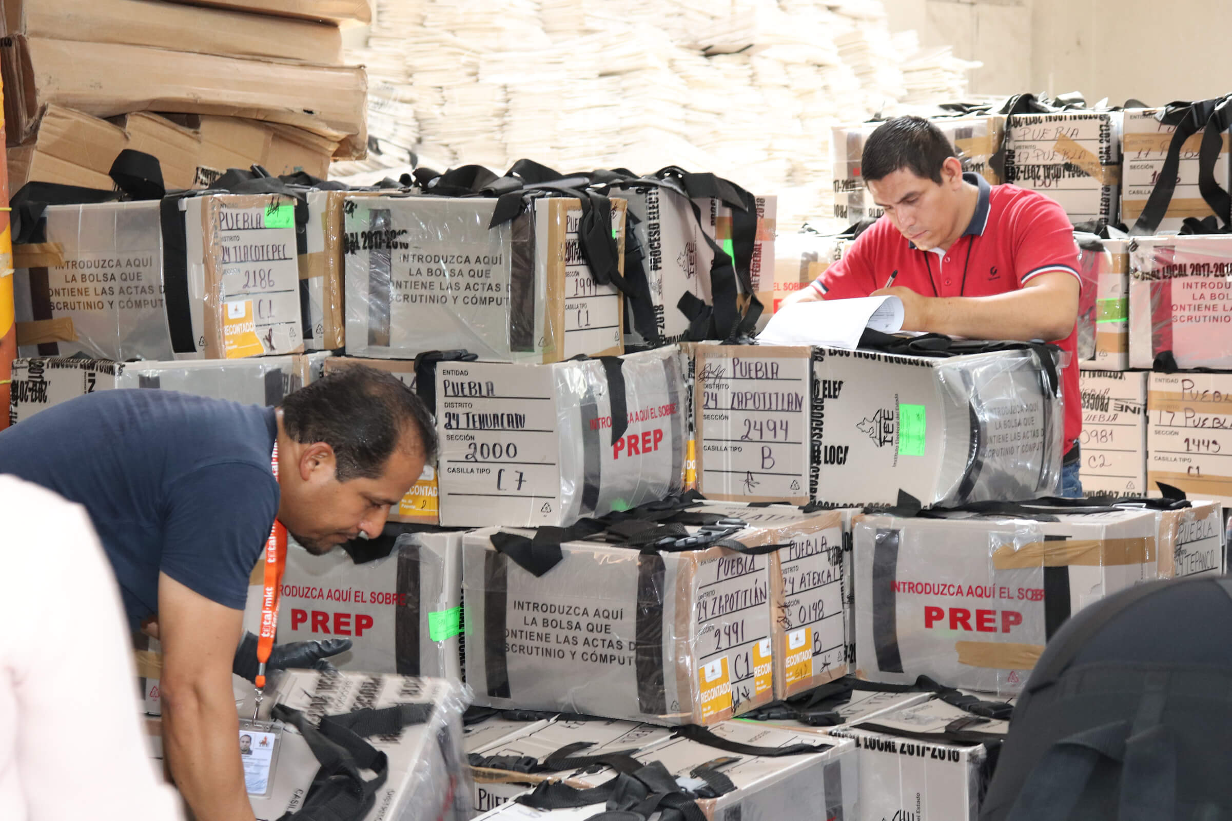 Puebla traslada 7 mil 174 paquetes electorales para recuento total en CDMX