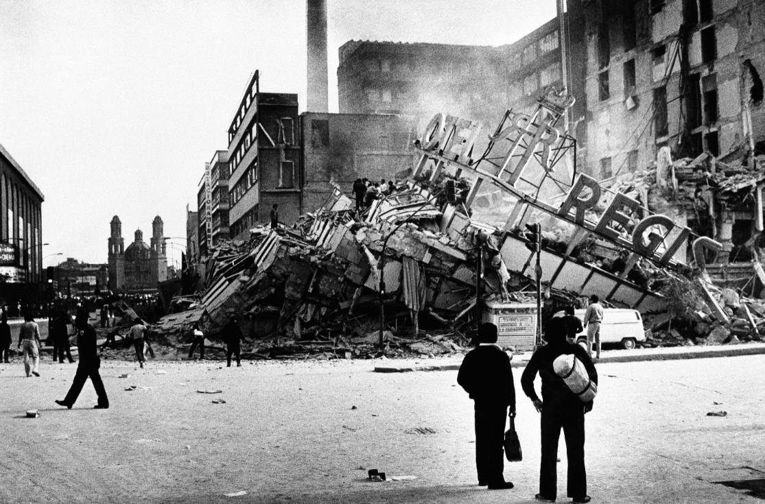 Escombros del hotel Regis tras el terremoto de 1985. (AP, archivo) 
