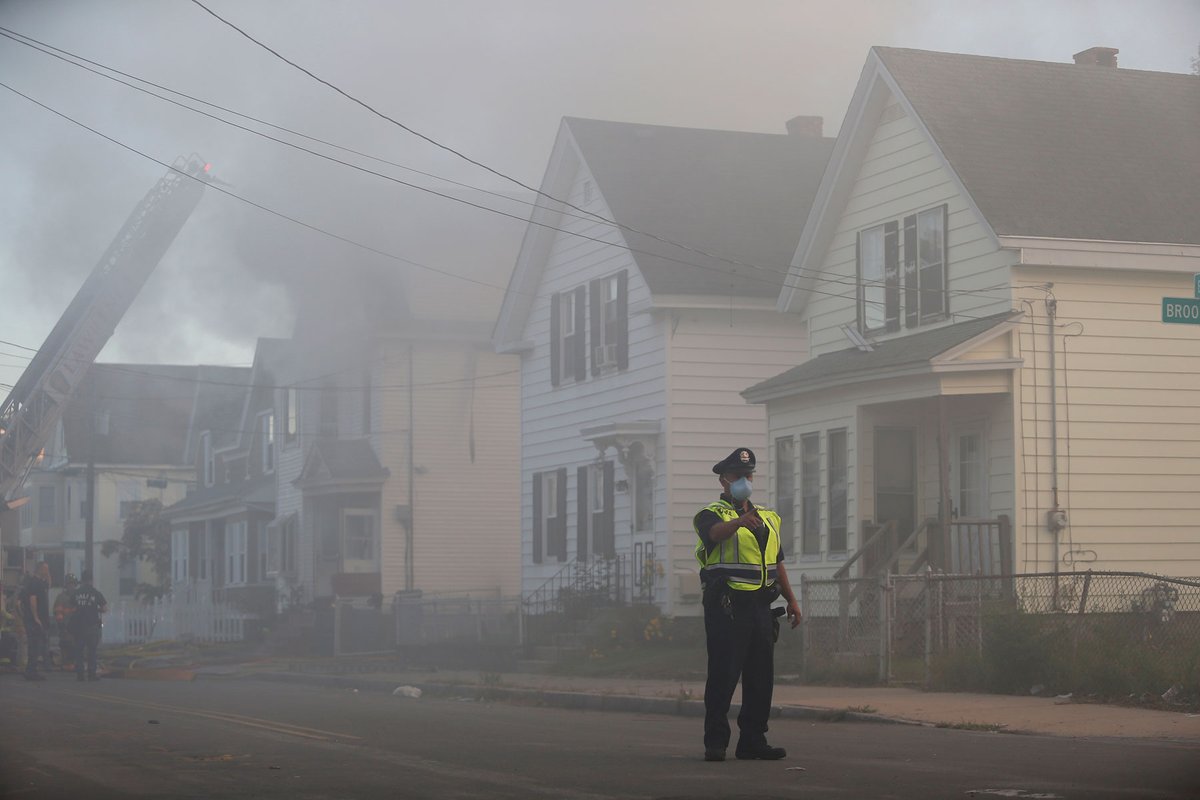 Explosiones de gas destruyen hoy casas en Massachusetts