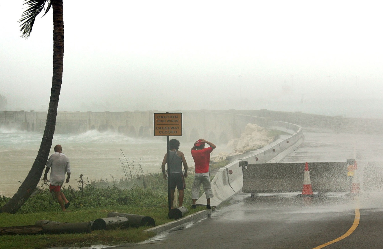 Huracán Florence: Pared del ojo empieza a tocar tierra en costa de Carolina del Norte