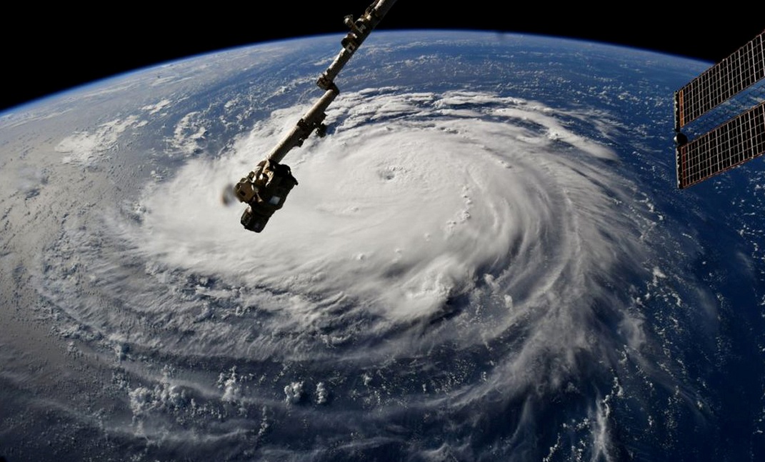 Huracán Florence se debilita ligeramente, pero sigue temor