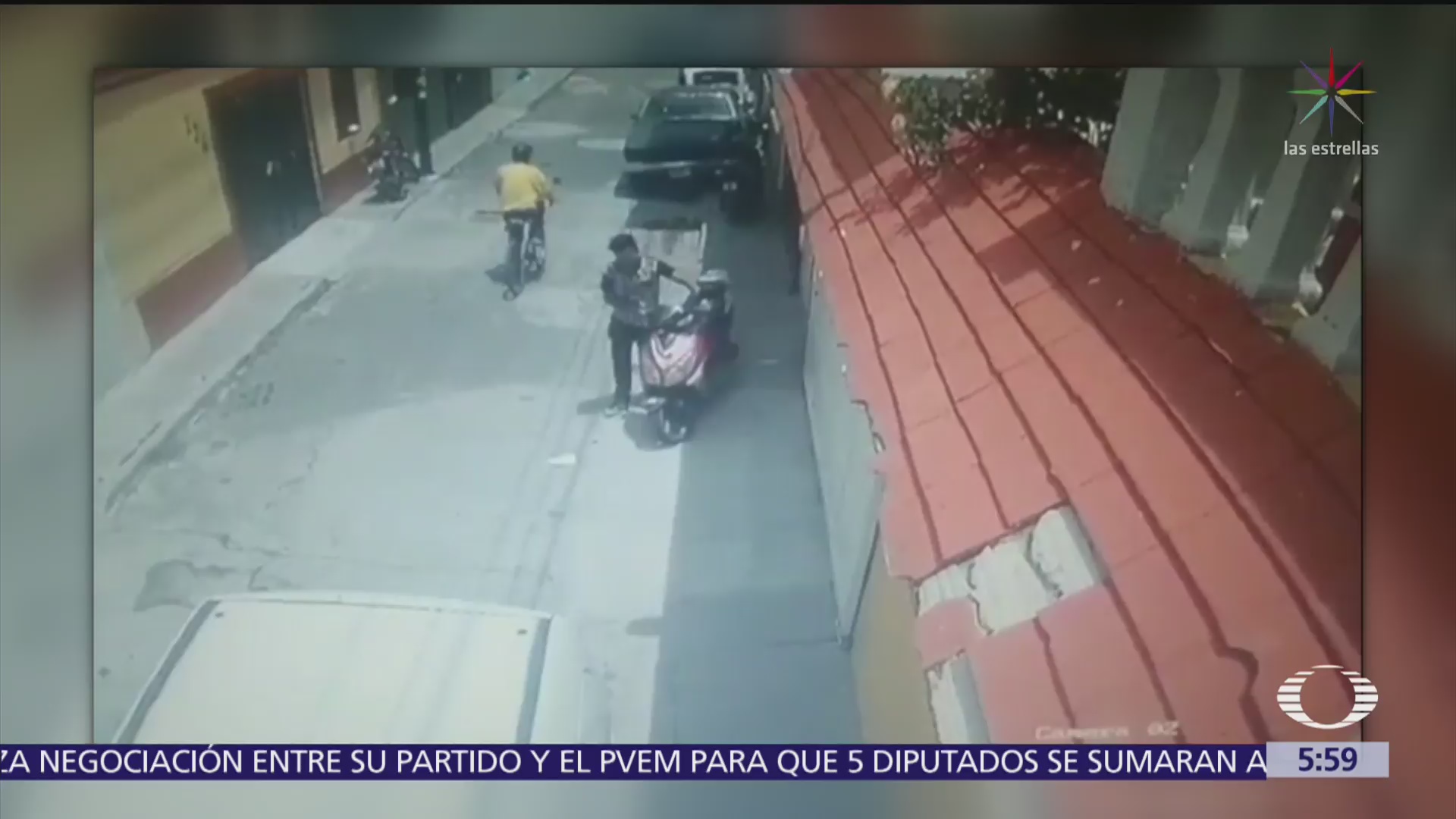 Hombre roba moto a plena luz del día en Ecatepec