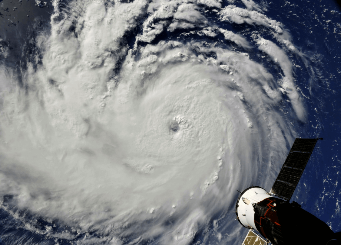 Huracán Florence alcanza categoría cuatro en el Atlántico
