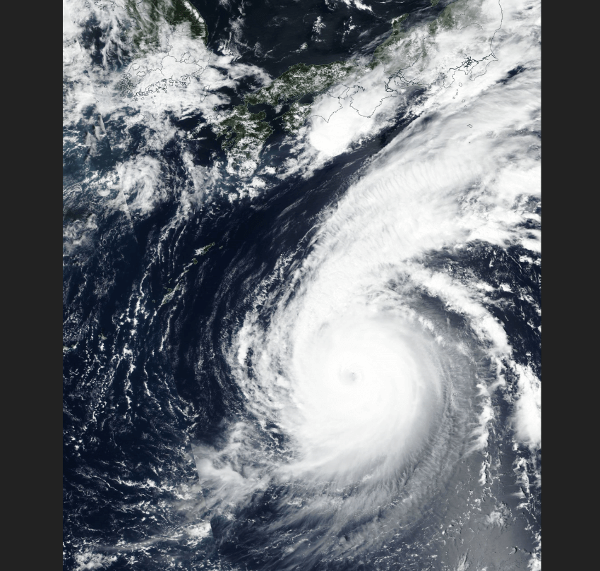 Japón, en alerta ante llegada del tifón Jebi, el más potente en 25 años