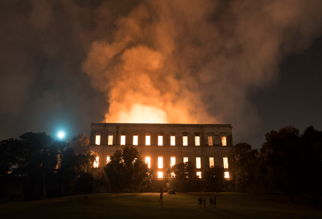 Incendio en el Museo Nacional, en Río de Janeiro, Brasil. (AP) 