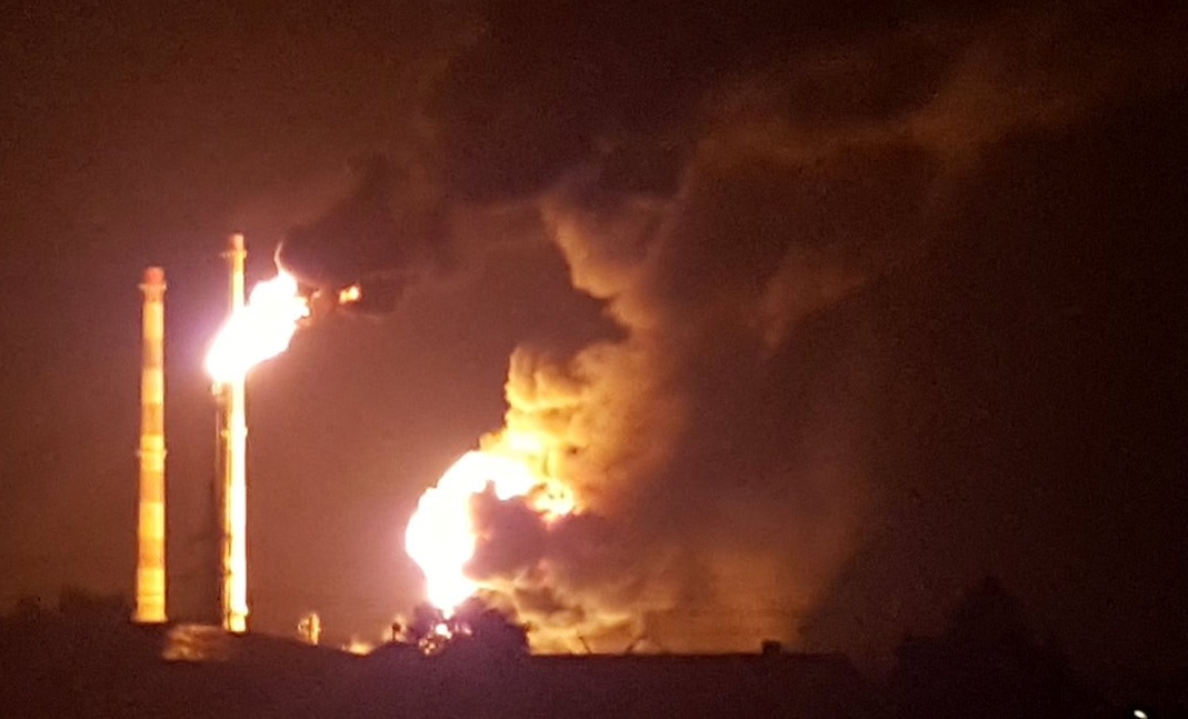 Incendio en refinería de Vohburg an der Donau deja heridos