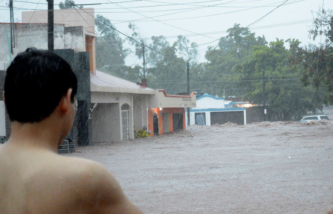 Dos comunidades de Sinaloa están incomunicadas por inundaciones