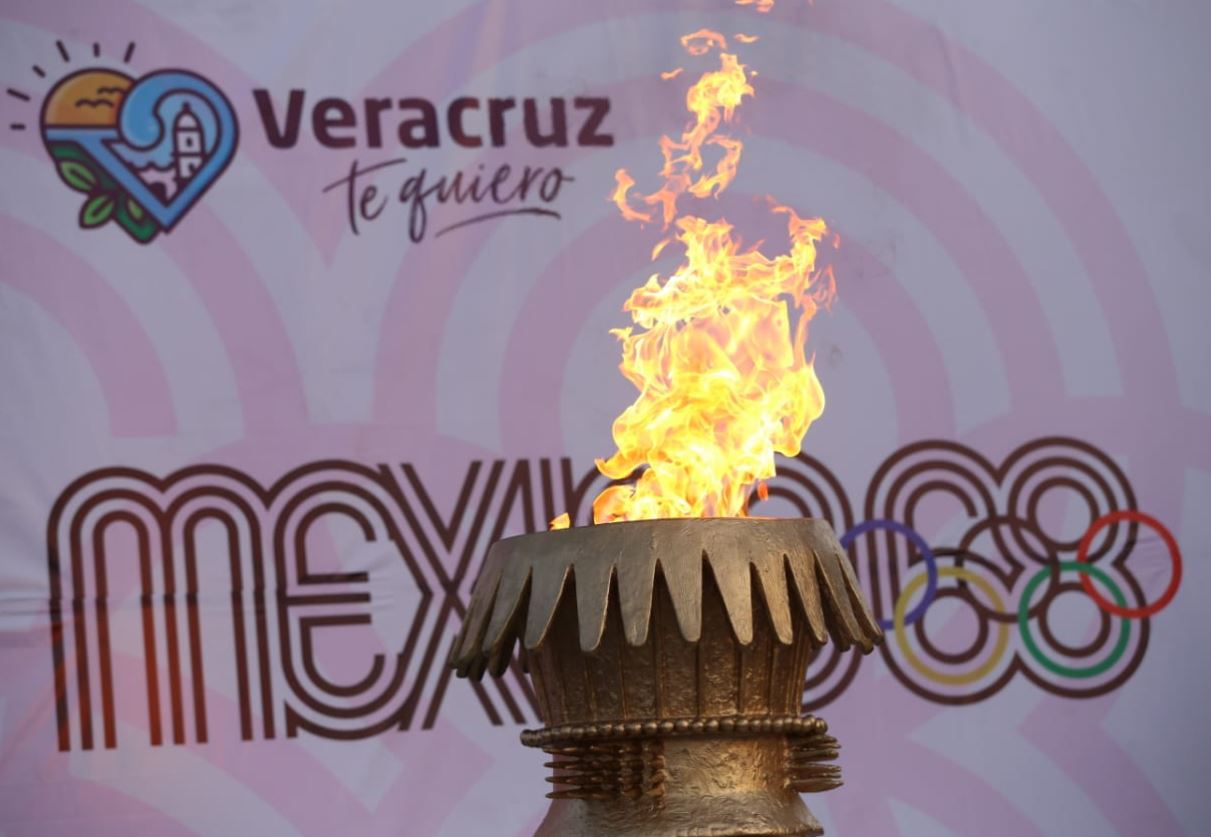 Llega fuego olímpico a puerto de Veracruz