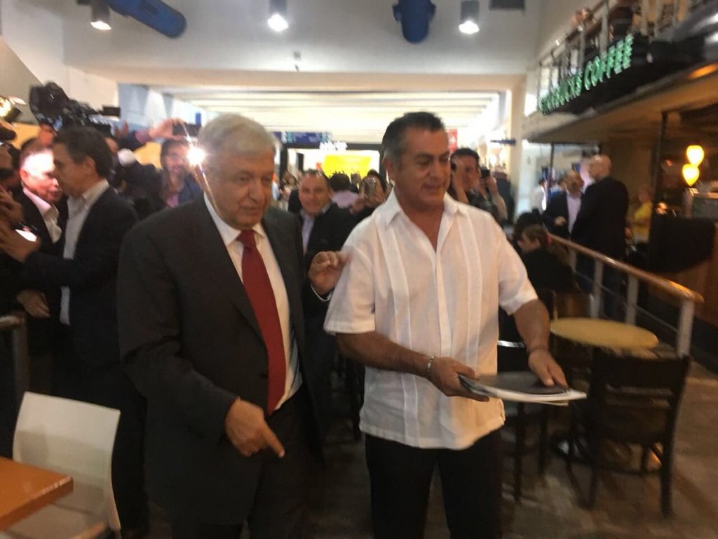 López Obrador y Rodríguez Calderón se reúnen en Monterrey