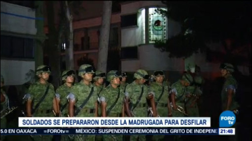Soldados Prepararon Madrugada Desfilar Zócalo CDMX