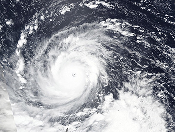 NASA muestra al tifón Mangkhut desde el espacio