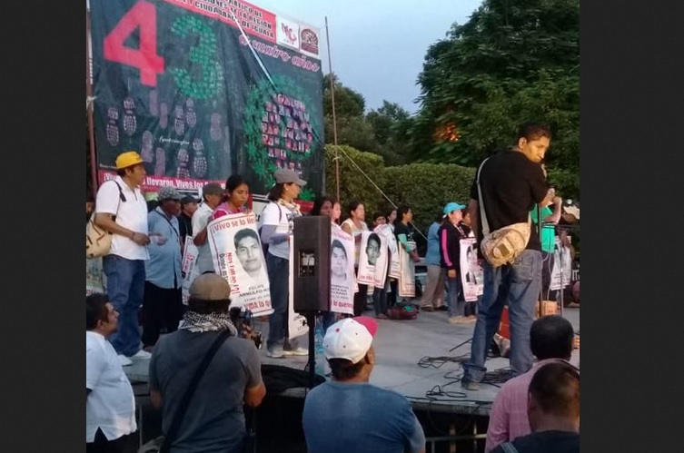 Caso Ayotzinapa marchan Iguala por normalistas desaparecidos