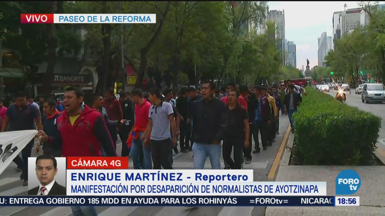 Marchan Por Desaparición De Normalistas De Ayotzinapa
