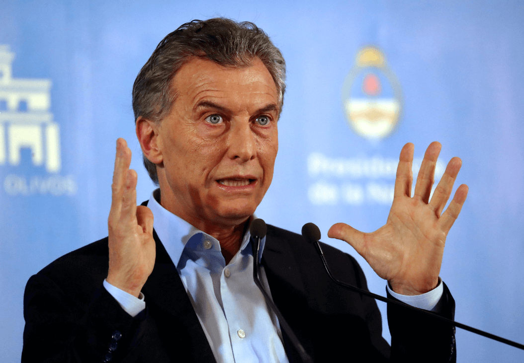 Argentina: Presidente reduce gabinete para afrontar crisis