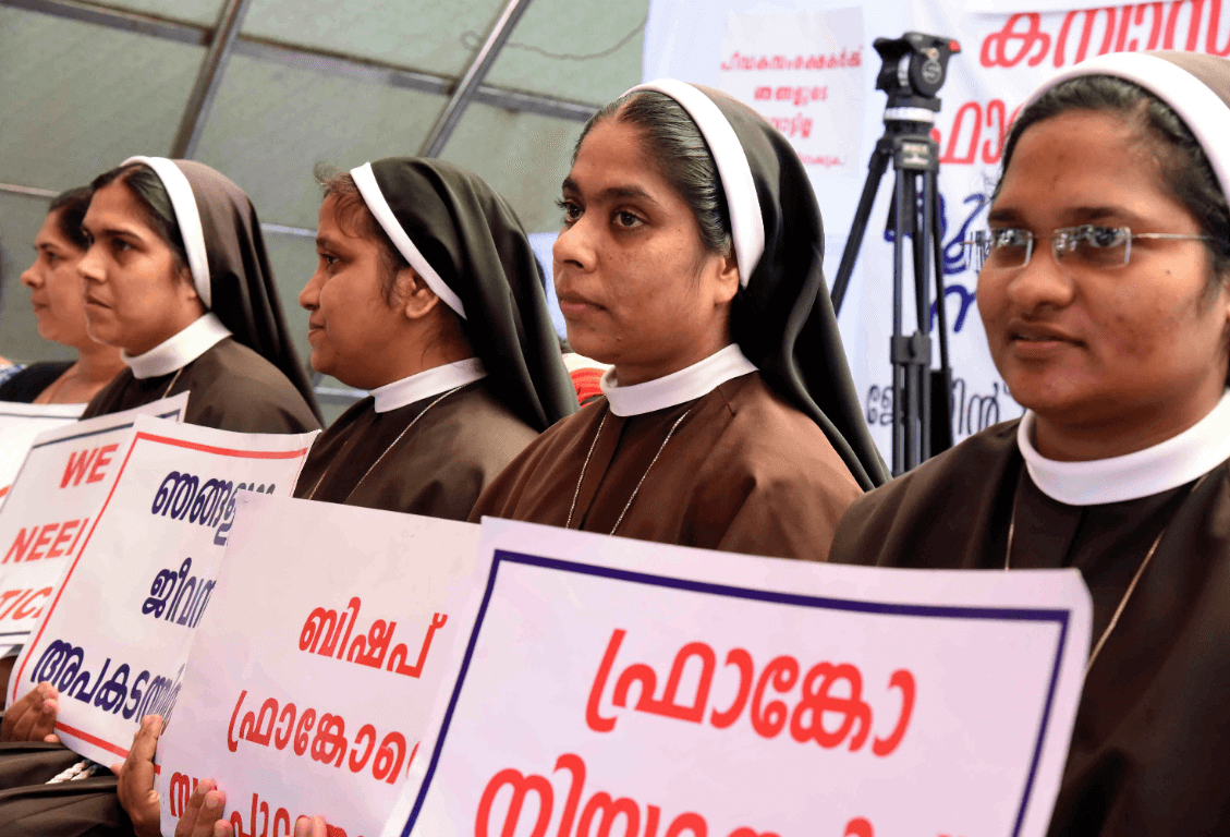 Vaticano suspende a obispo acusado de violación en India