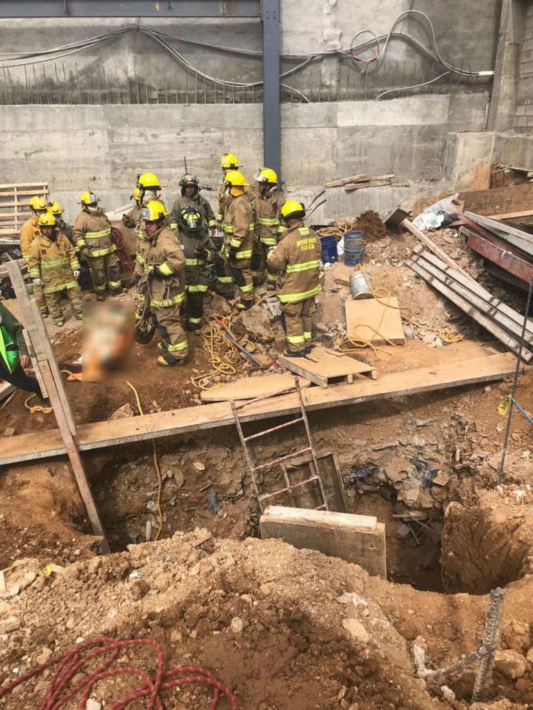 Muere trabajador tras colapsar construcción en Oaxaca