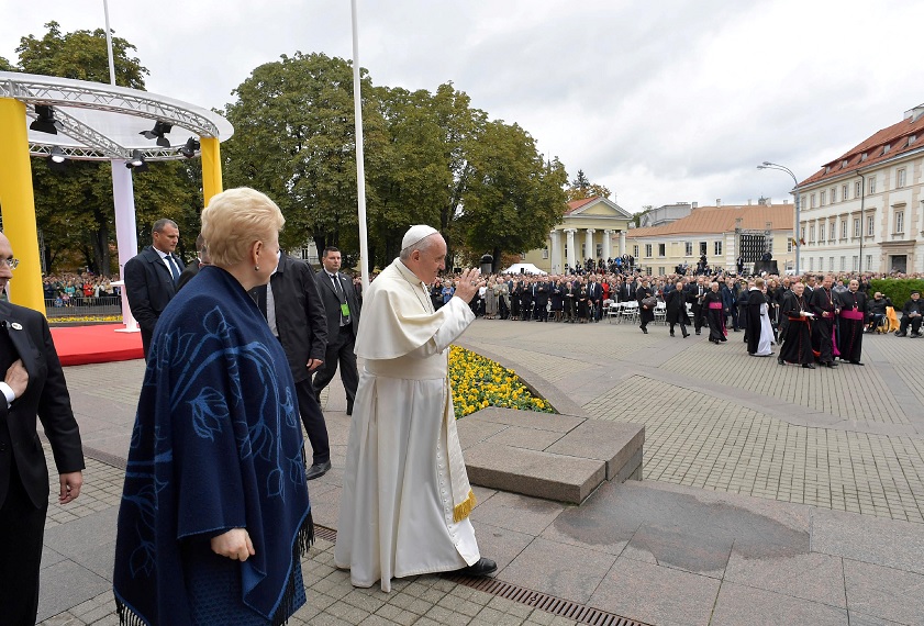 Papa Francisco en Lituania realiza gira a países Bálticos