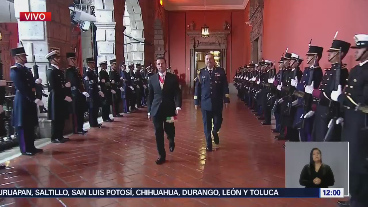 Peña Nieto recorre Palacio Nacional para presentar Informe de Gobierno