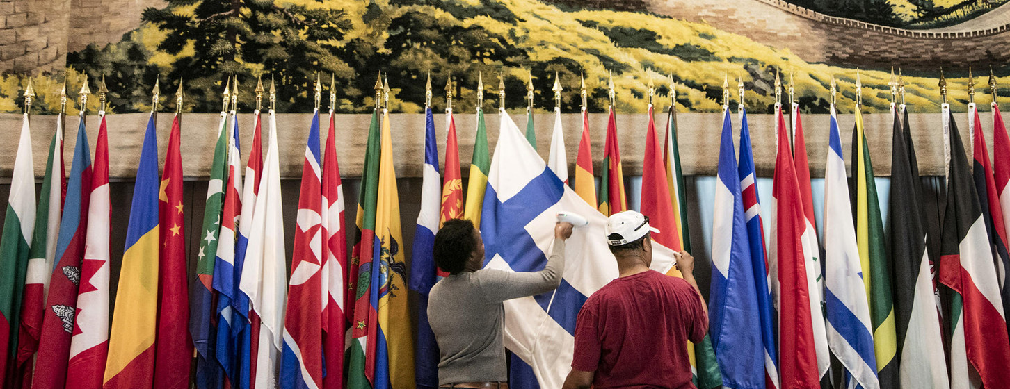 Planchan banderas de naciones que acuden a Asamblea General de la ONU