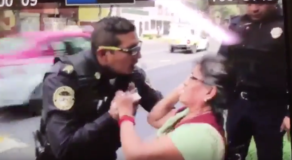 Video: Policía finge hijo mujer impedir extorsión