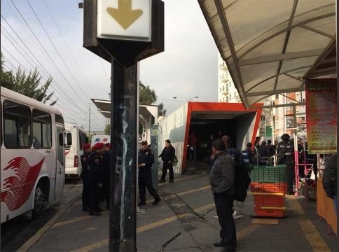 Policías y civiles se enfrentan en alrededores del Metro Potrero