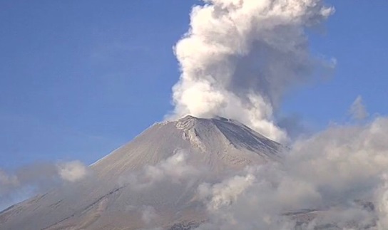 Volcán Popocatépetl vuelve a tener fuertes explosiones
