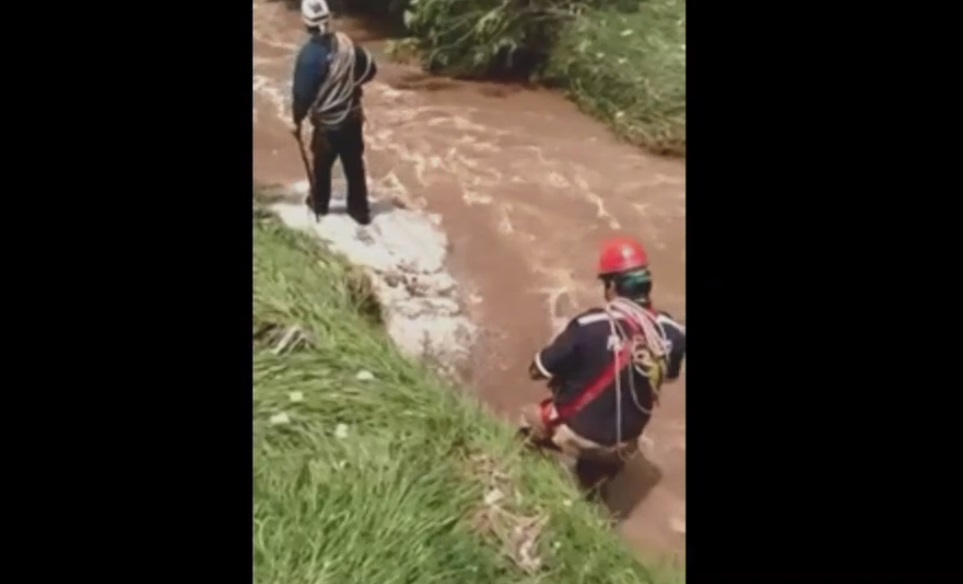 SSPCDMX rescata cuerpo mujer enterrada deslave Cuajimalpa