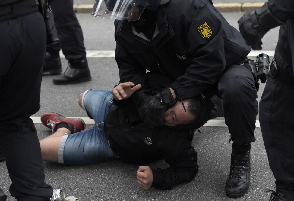 Policía alemana eleva 18 heridos y 37 delitos por protestas