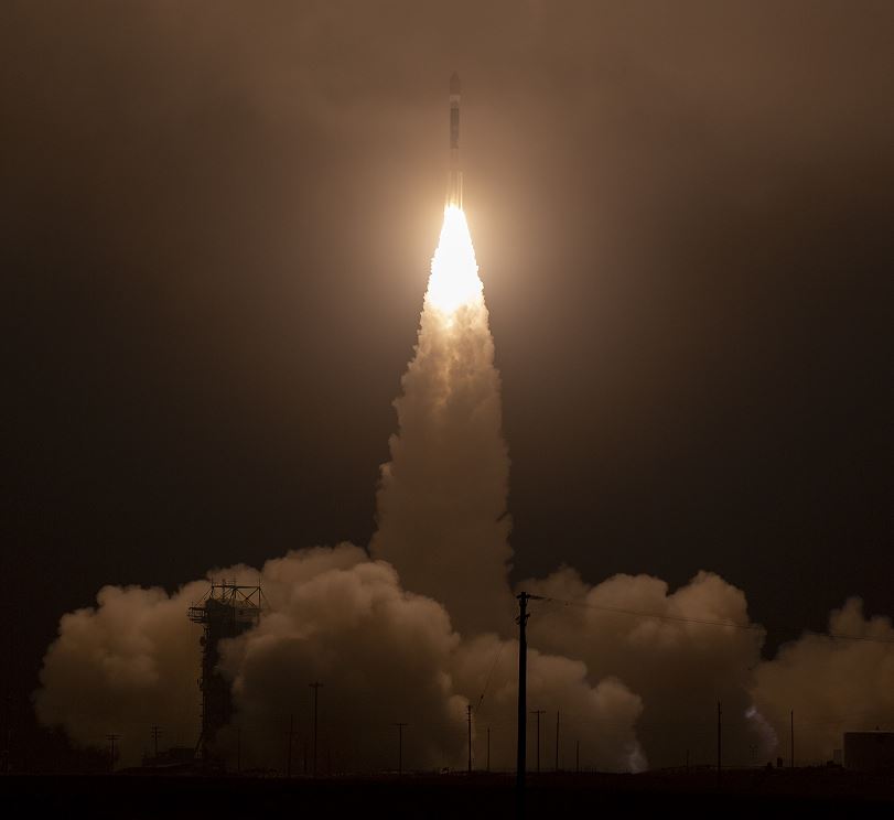 NASA lanza nuevo satélite para medir el deshielo de los polos de la Tierra