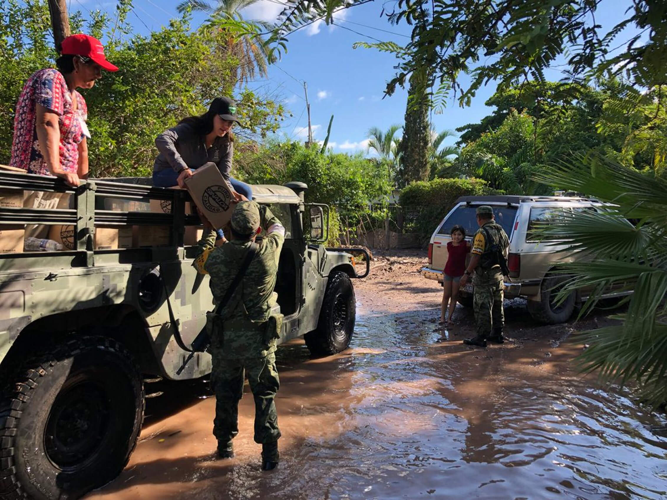 Sinaloa mantiene suspensión de clases en zonas de inundaciones