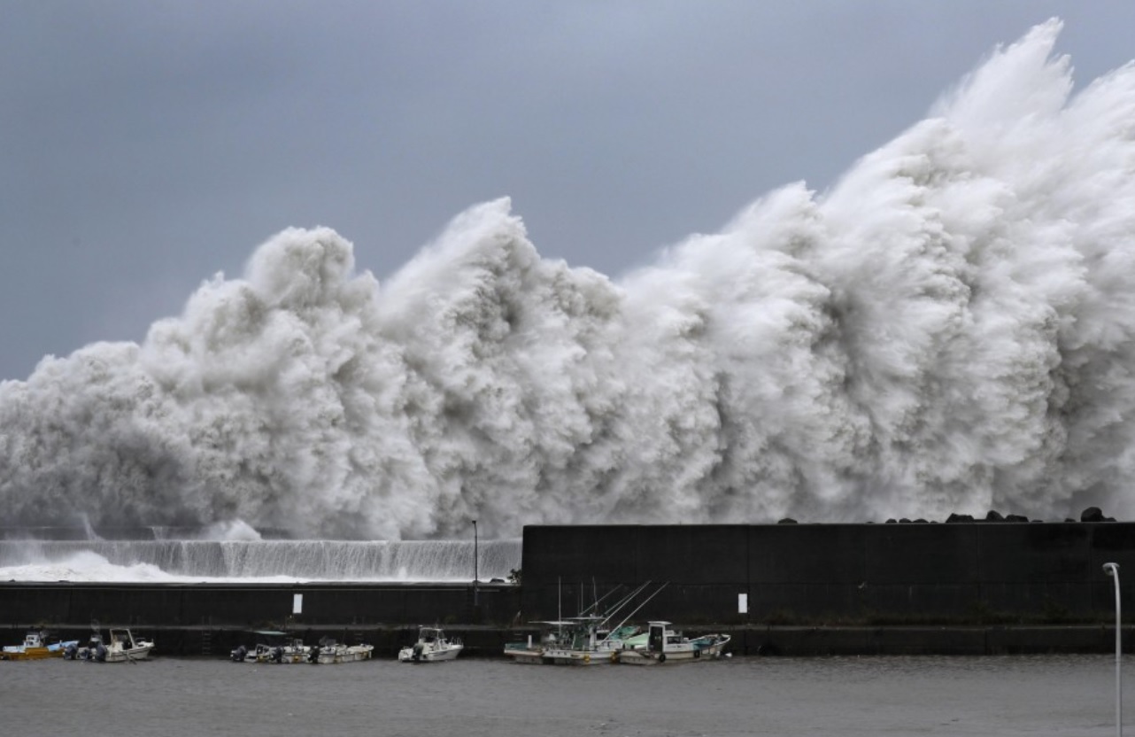 Súper tifón Jebi, el más potente en los últimos 25 años, azota a Japón