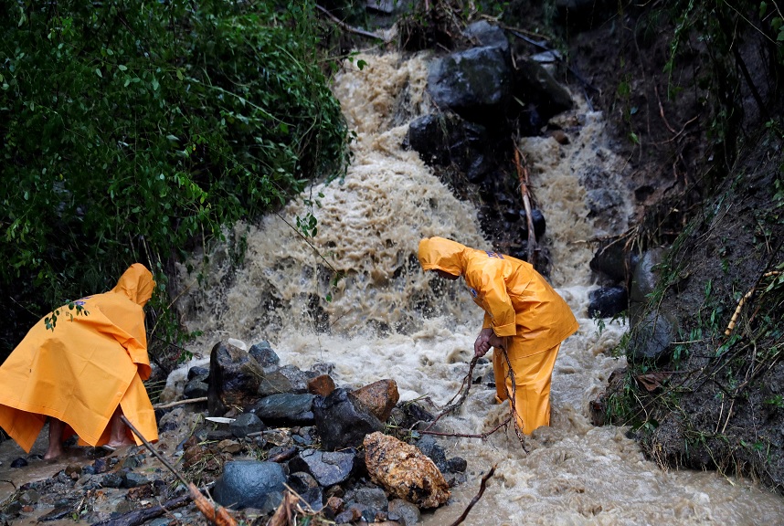 Tifón Mangkhut causa al menos cinco muertos en Asia