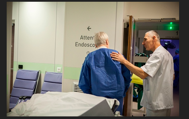 Un enfermo de cáncer recibe atención en hospital de Francia. (Getty Images)