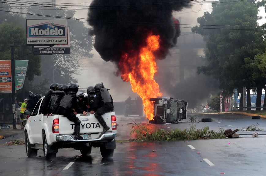 Manifestaciones a favor y contra Ortega dejan 2 heridos en Nicaragua