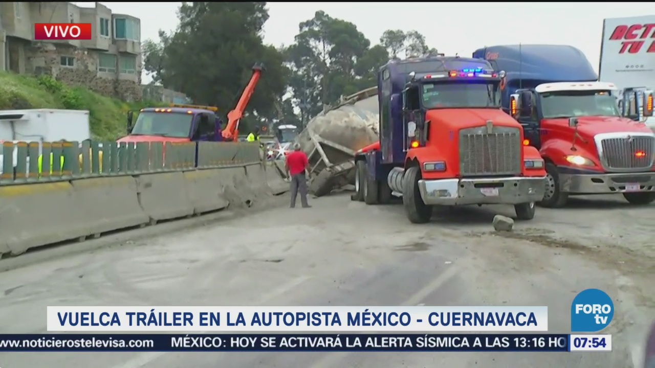 Vuelca tráiler en la autopista México Cuernavaca
