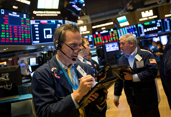Wall Street cierra en rojo y el Dow Jones cae