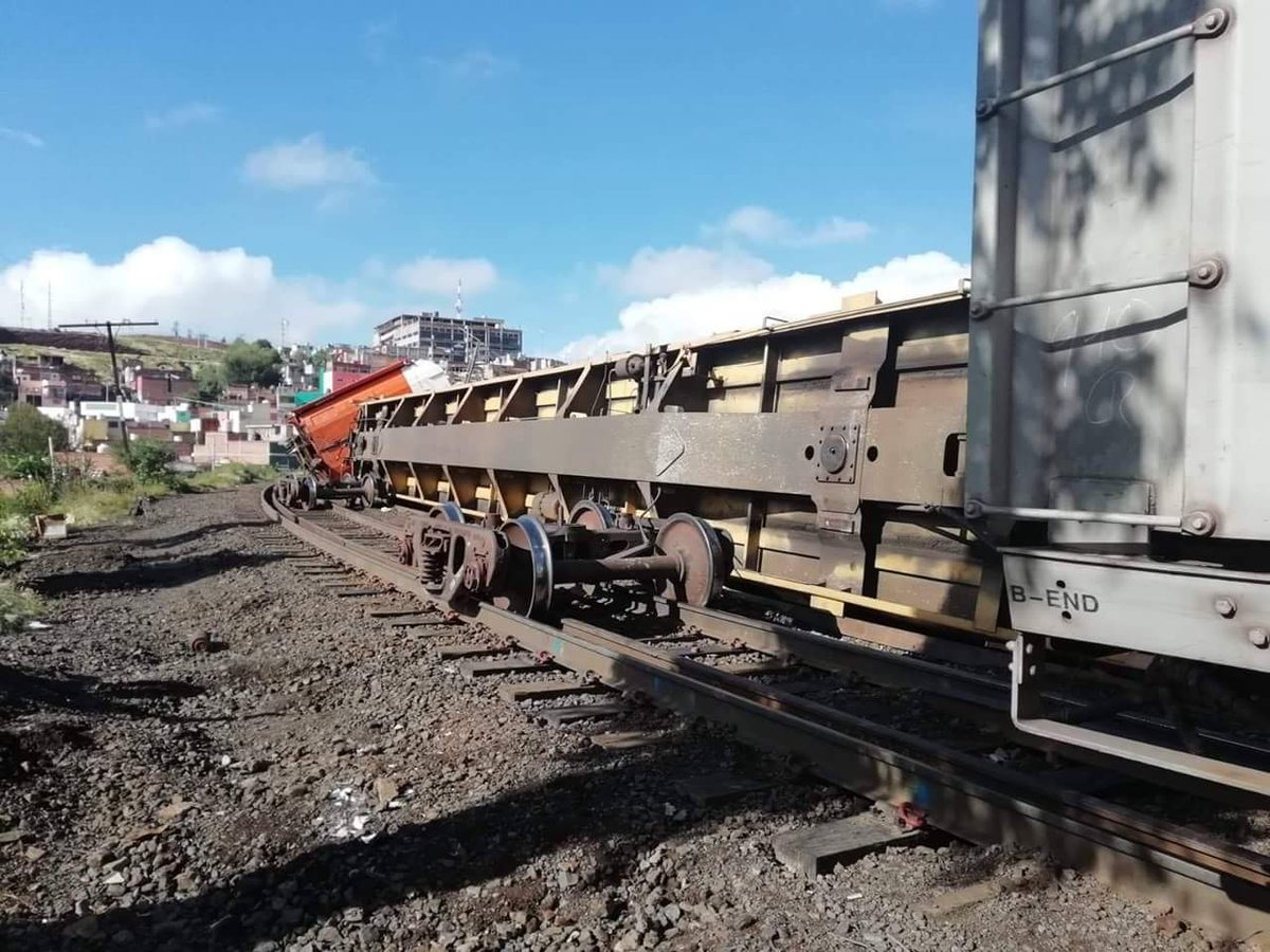 Descarrilan 15 vagones de tren carguero en Zacatecas