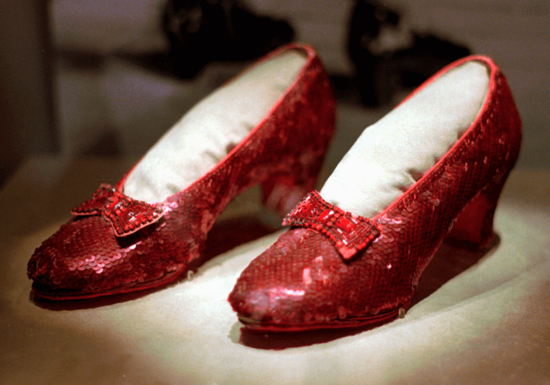 Zapatillas de El mago de Oz aparecen 13 anos después
