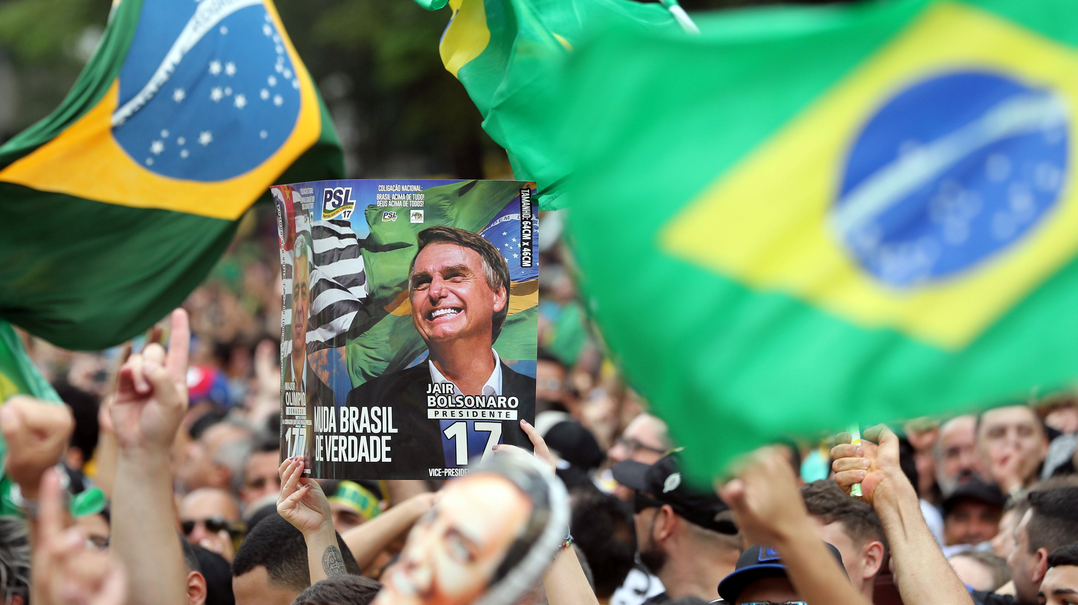 Bolsonaro siguió creciendo en los sondeos previo a las elecciones en Brasil