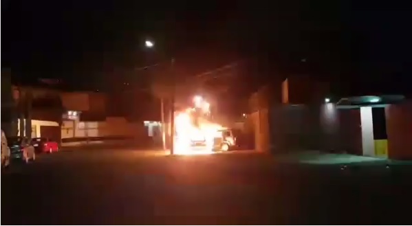 Accidentes automovilísticos dejan tres vehículos incendiados en CDMX