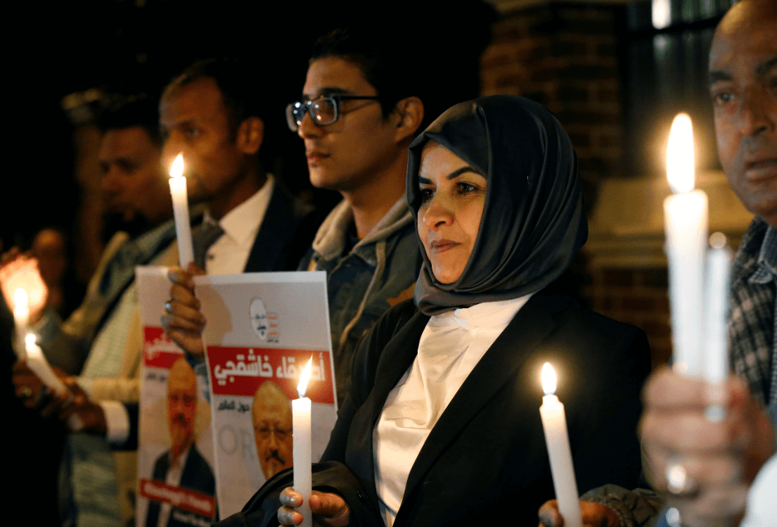 Activistas realizan vigilia en honor a Khashoggi. (AP) 