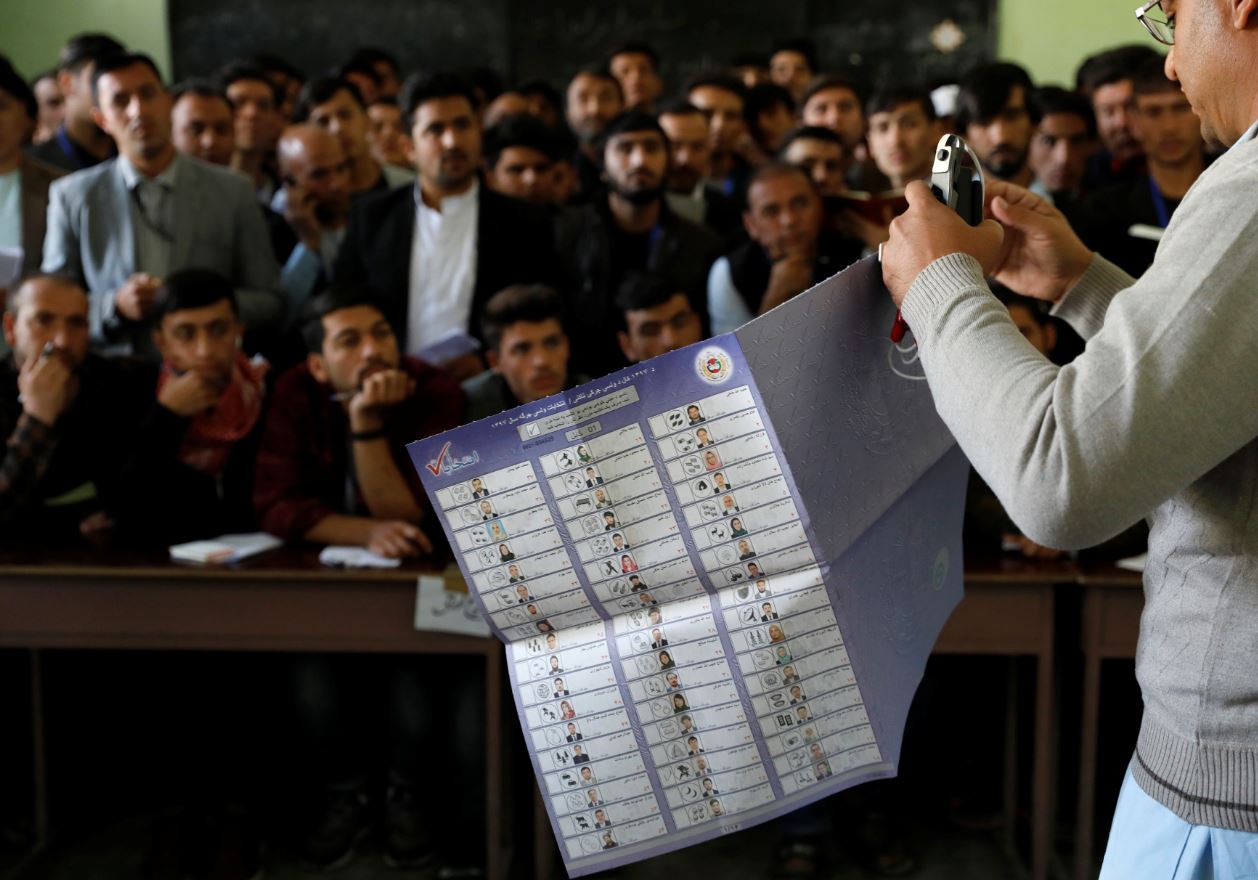 elecciones afganistan afganos vuelven urnas apertura parcial centros electorales