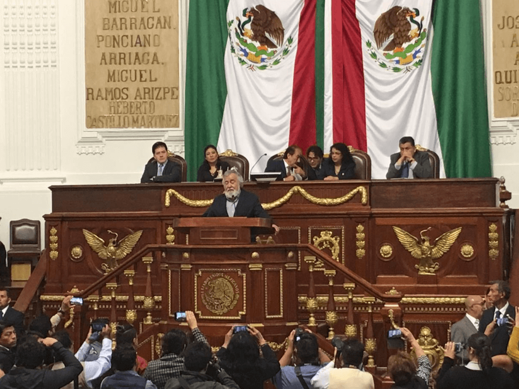 Alejandro Encinas se despide del Congreso de la CDMX