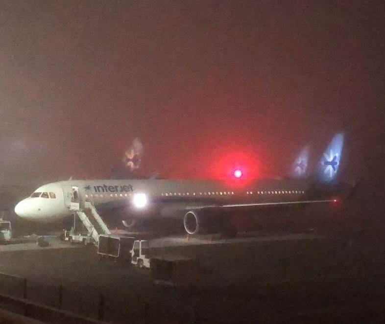 Banco de niebla afecta aeropuerto de la CDMX
