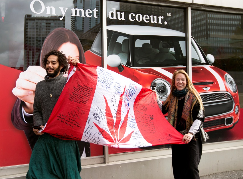 Canadá se vuelve el primer país industrializado con marihuana legal