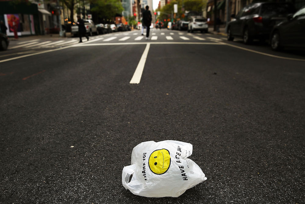 Foto Bebé bolsas plástico como pañal revela triste historia